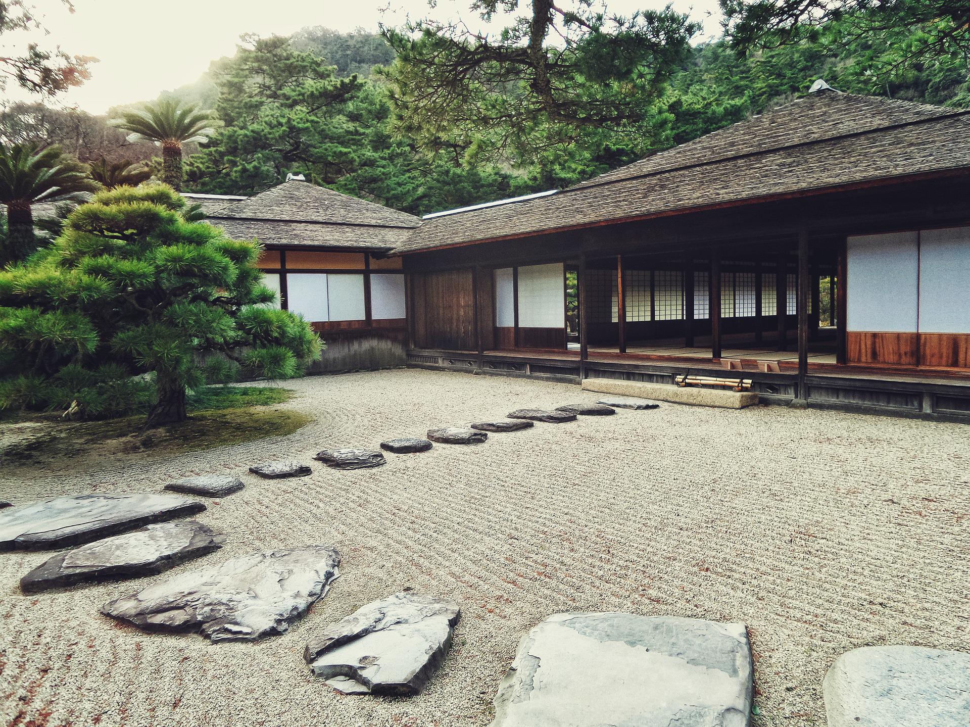 「心に響く英語ことわざ（24）Be it ever so humble, there’s no place like home. たとえ粗末な家でも我が家に勝る所はない」を英音研公式ブログに投稿しています。