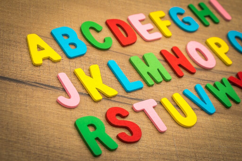 「英語学び直しでシニアになって米国の子供向け英語フォニックスのオンライン教育を受講してみた（日本人が苦手そうな英語フォニックス編）」を英音研公式ブログに投稿