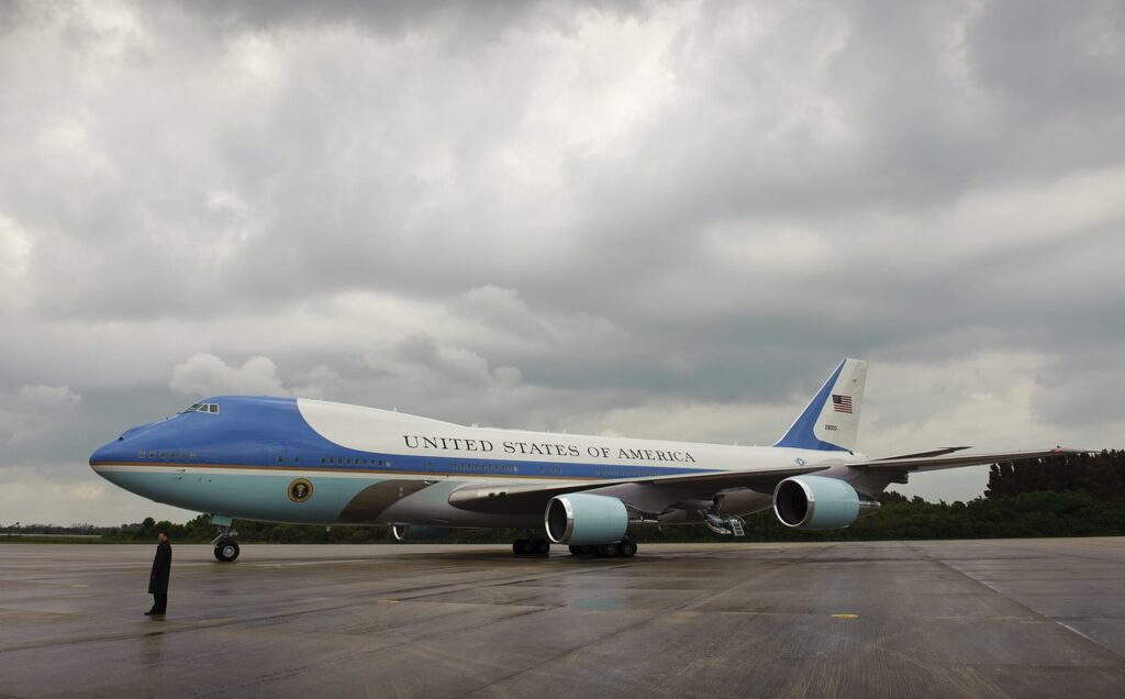 「Google Geminiに米国大統領が搭乗する「エアフォース・ワン（Air Force One）」とはどのようなものかを聞いてみた」を　英音研公式ブログに投稿