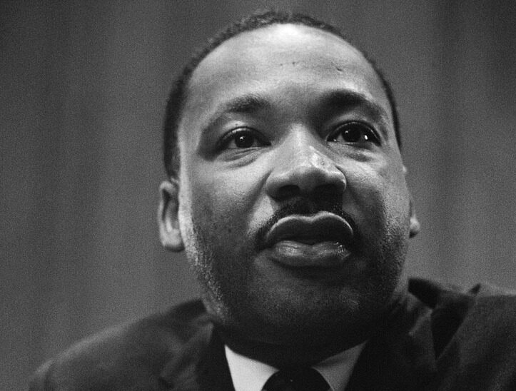 「心に響く英語ことわざ（250）米国キング牧師（Martin Luther King Jr.）の名言 You are not only responsible for what you say, but also for what you do not say.（言わぬ善より行う善）」を英音研公式ブログに投稿