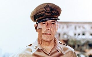 「Google Geminiで連合軍最高司令官ダグラス・マッカーサーはどのような人物か調べてみた」を英音研公式ブログに投稿