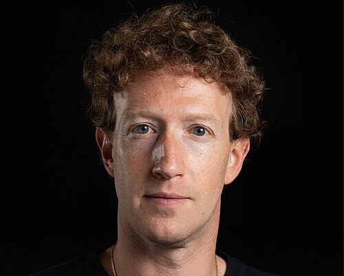 「心に響く英語ことわざ（910）Facebookの創業者マーク・ザッカーバーグの名言　The biggest risk is not taking any risk.（虎穴に入らずんば虎子を得ず）」を英音研公式ブログに投稿