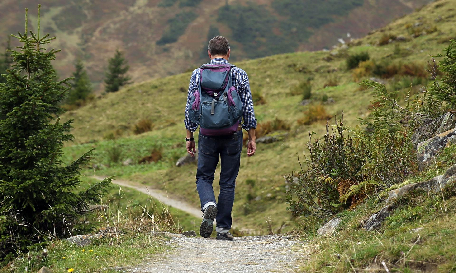 心に響く英語ことわざ（161）The longest journey begins with a single step. もっとも長い旅も一歩から始まる