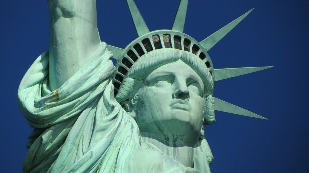 Google Geminiになぜフランスは米国に自由の女神像を贈ったか聞いてみた