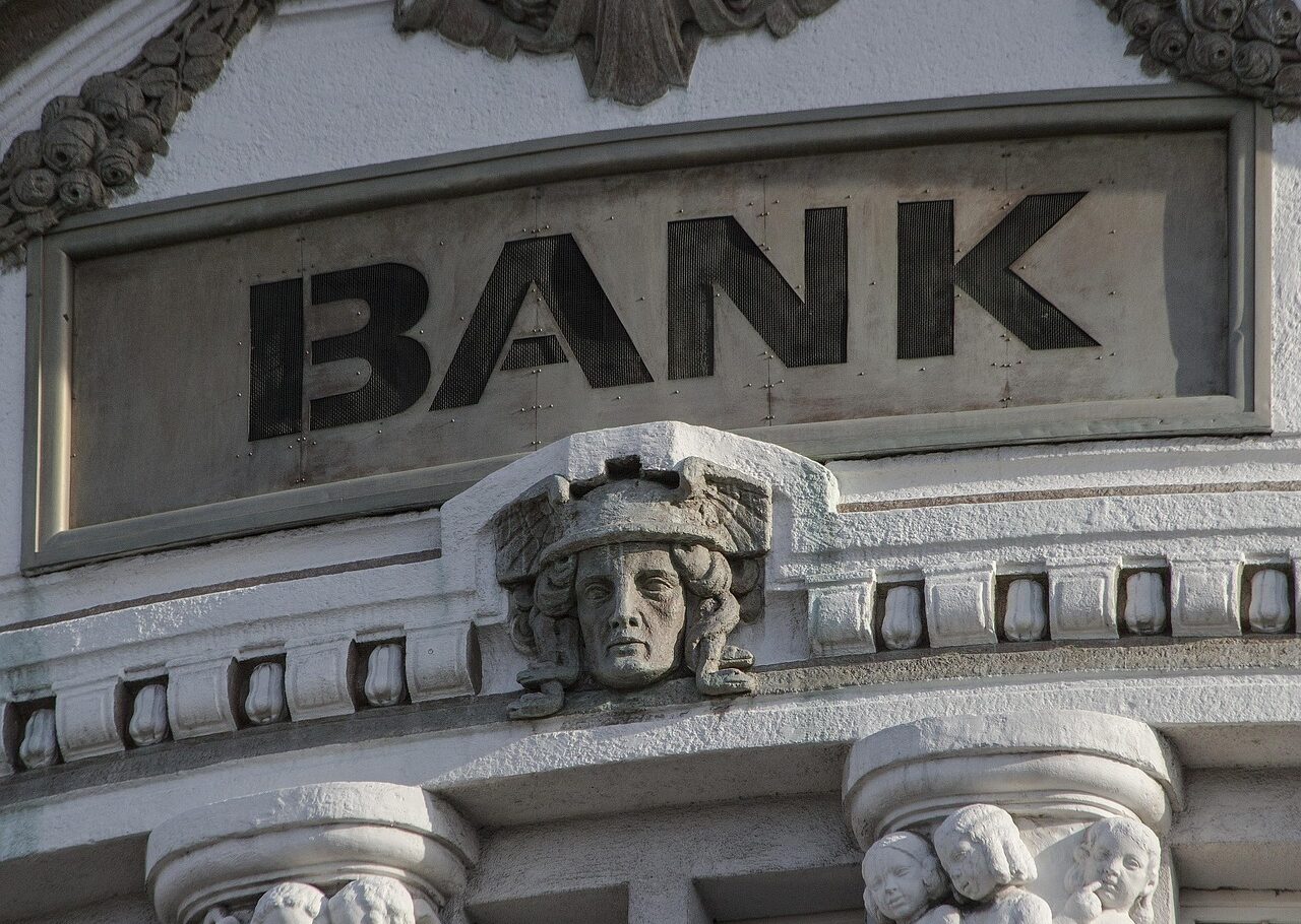 人工知能AIの進化で銀行業の仕事はどうなるのか？