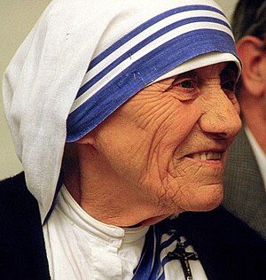 心に響く英語ことわざ（913）カトリック修道女マザー・テレサの名言　Your true character Is most accurately measured by how you treat those who can do ‘Nothing’ for you.（陰徳を積む）